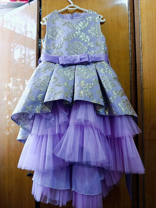 Нарядное платье на девочку 6-9 лет