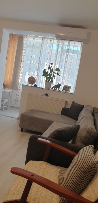 Inchiriez apartament