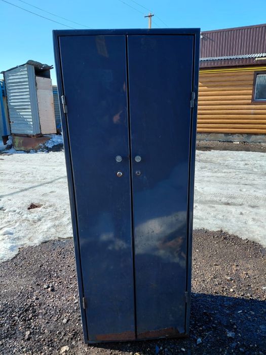 Продам металлические шкафы