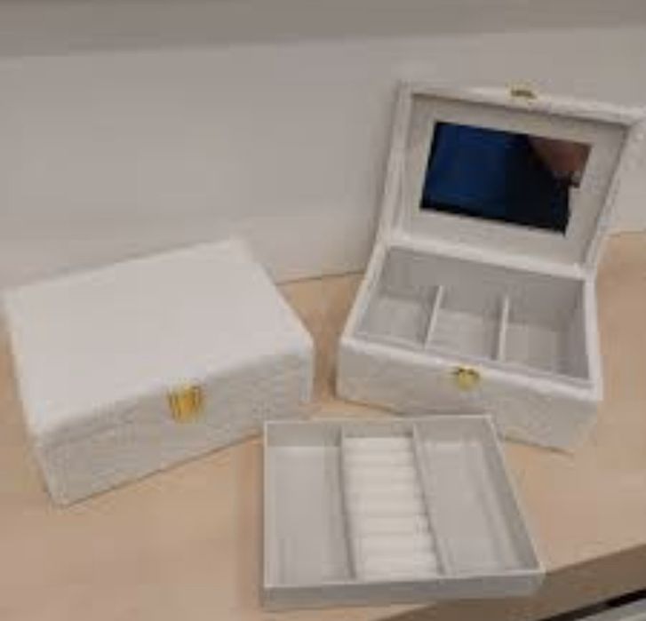 Плюшена кутия за бижута с огледало, на 2 нива