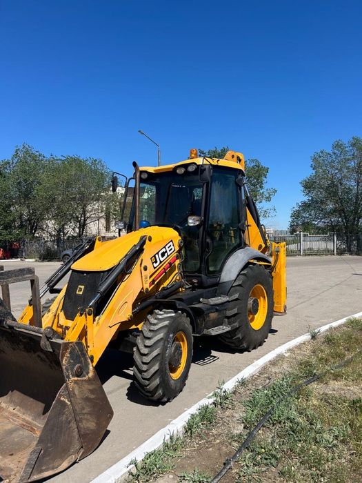 Продаётся экскаватор-погрузчик JCB 3CX