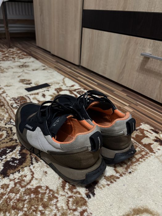 adidasi armani exchange