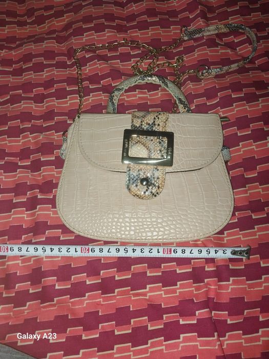 Сумкалар сотилади