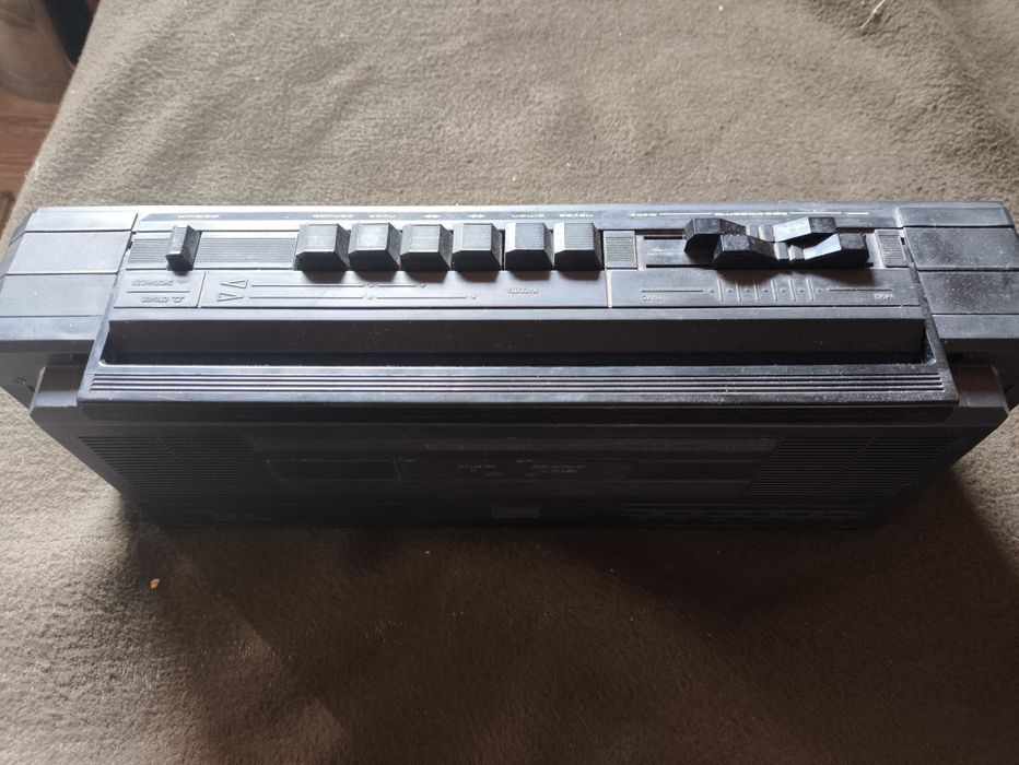 Продам магнитофон романтик 309