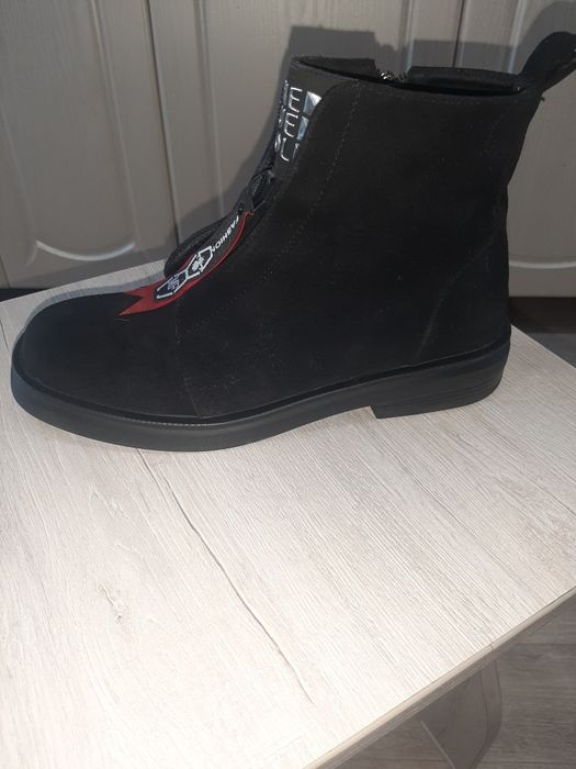 Продам ботинки под замшу