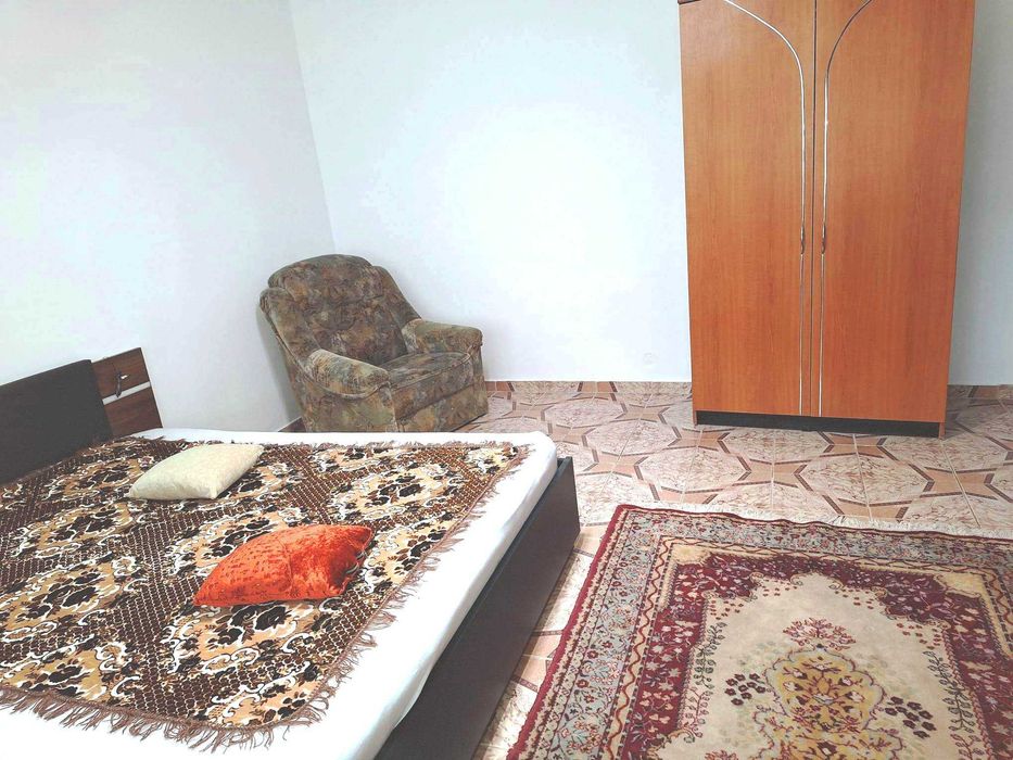 Garsonieră de închiriat – Târgoviște, str. Ciprian Porumbescu, etaj 1