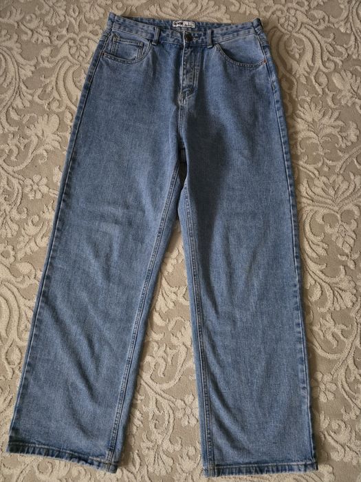 Продам джинсы новые