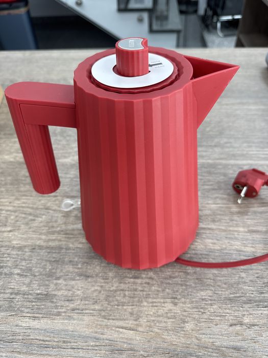Fierbator de apa Alessi rosu