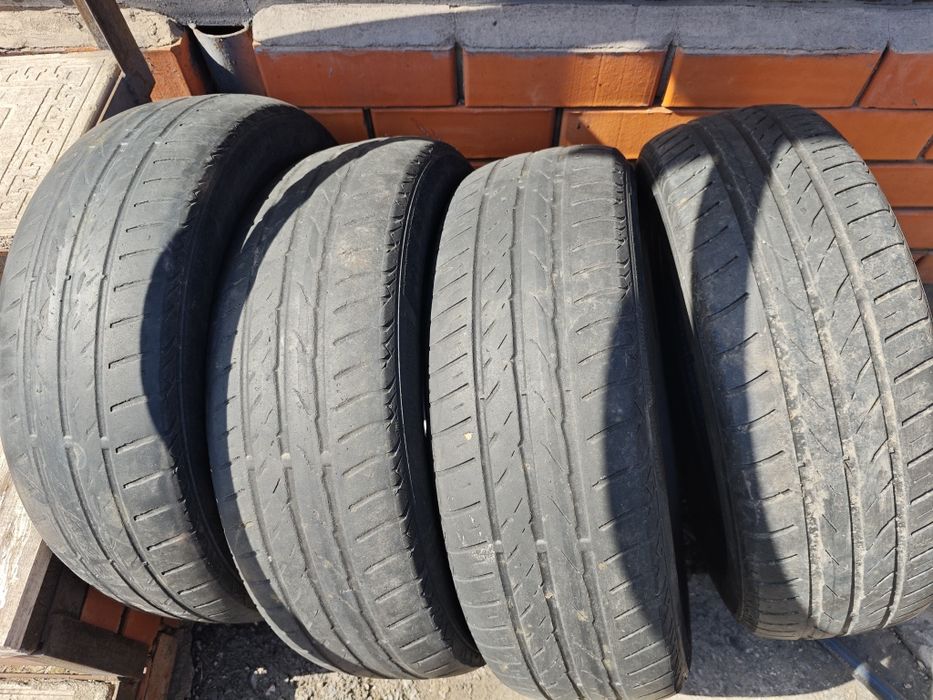 Продам комплект летней резины на 15