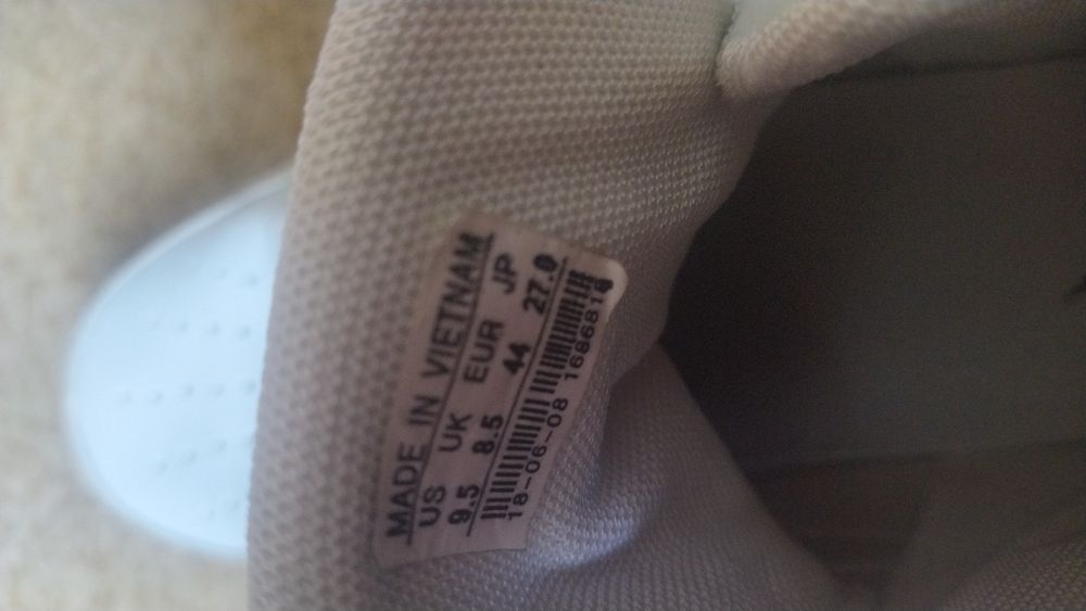 Кроссовки белые р.44