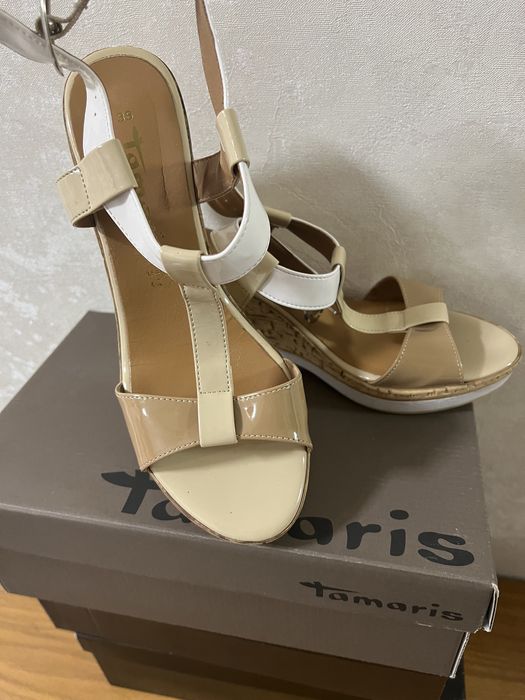 Продам босоножки