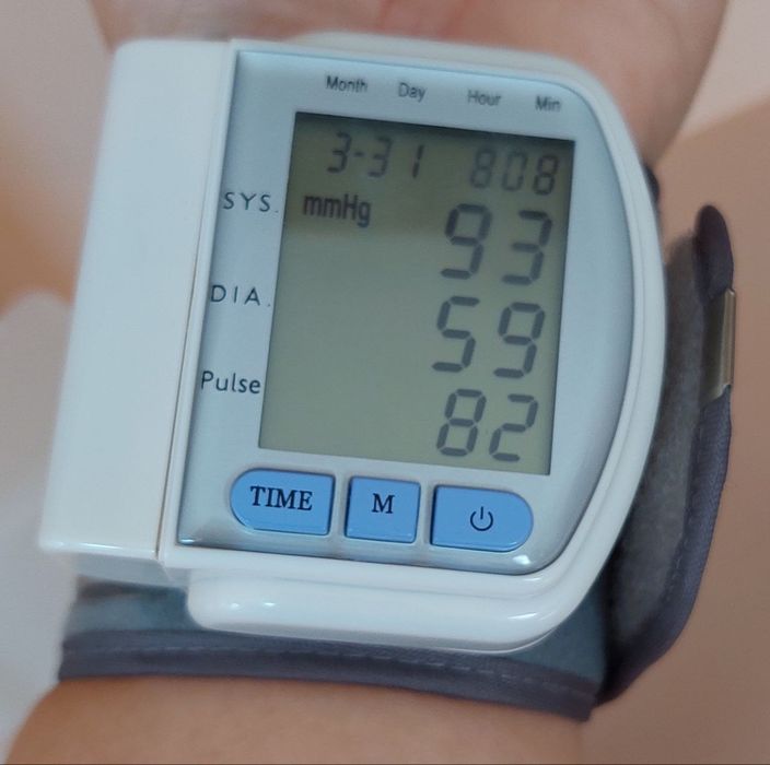 Тонометр на запястье