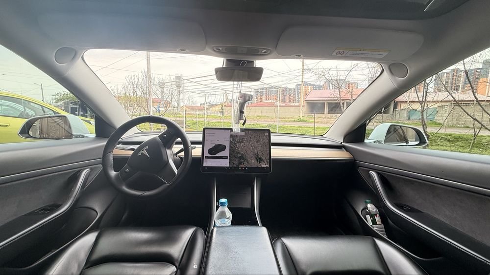 Срочно сотилади Tesla Model3