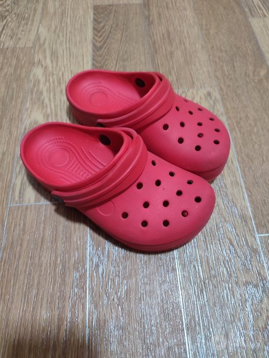 Продам Детские кроксы
