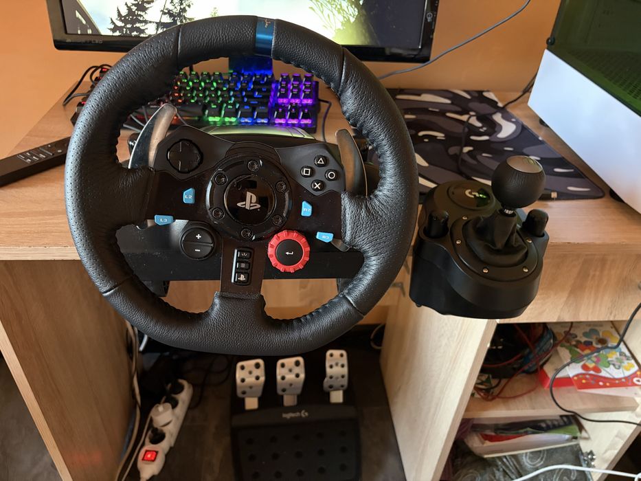 Геймърски волан logitech G29 с педали и скорестен лост
