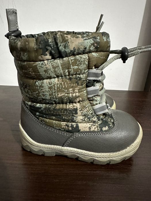 Продам детские зимние сапоги