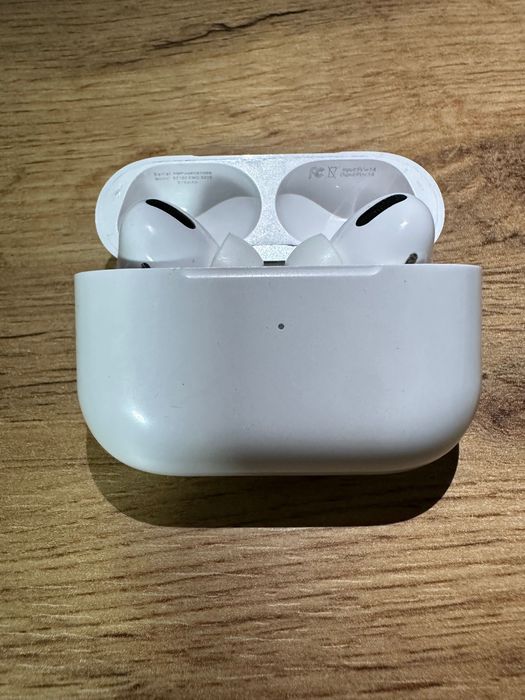 Слушалки Apple AirPods Pro 1st Generation