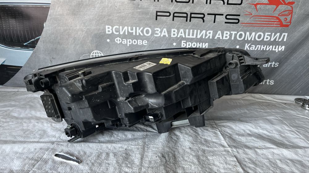 3 броя ляв и 2 броя десен фар Ford Kuga 2021-