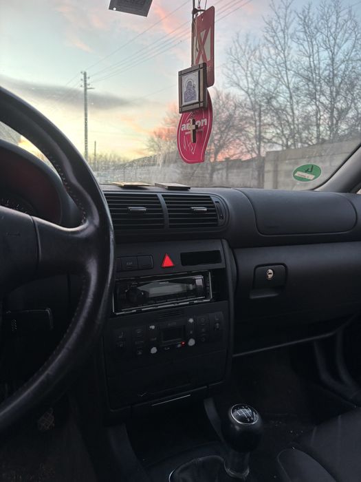 Продавам Audi A3 1.3