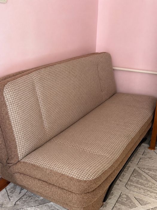 Продам диван срочно в хорошем состоянии