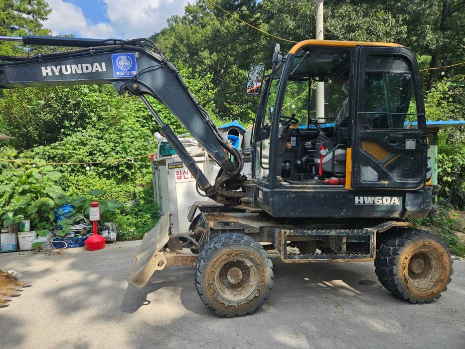 Ekskavator mini katlovan xizmati..