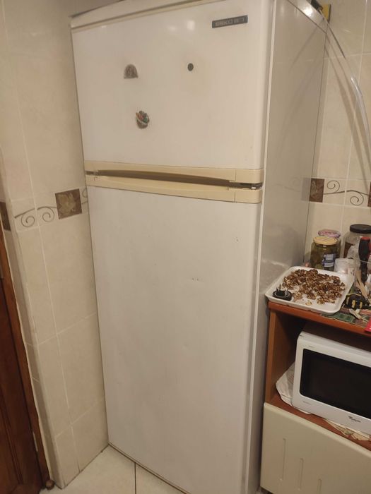 Vând două frugiderea. Indesit, Beko. Funcționează bine .