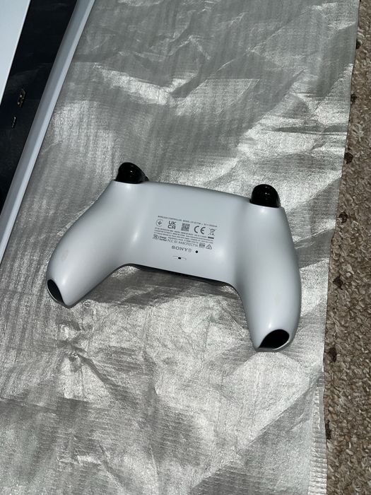 PlayStation 5 – stare foarte bună + tastatura