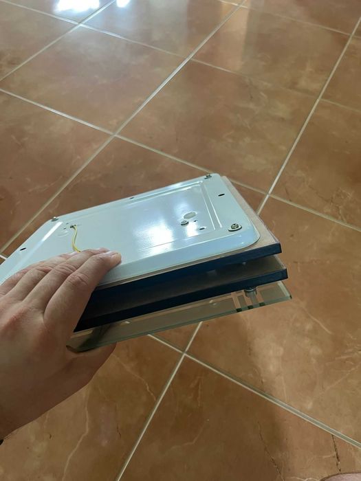 Plafoniera patrata cu 2 dulii in interior