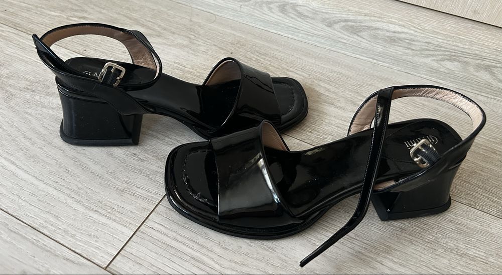Дамски сандали 38 р-р. GIANNI