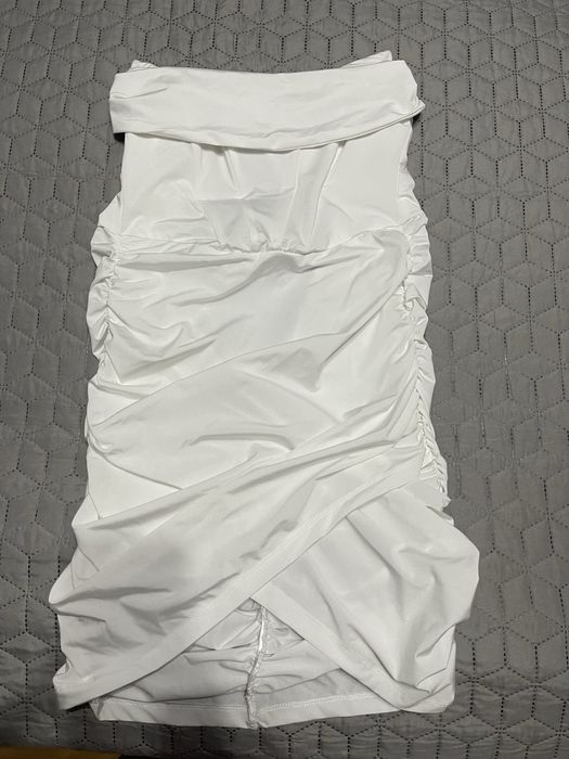 Бяла рокля Trendyol