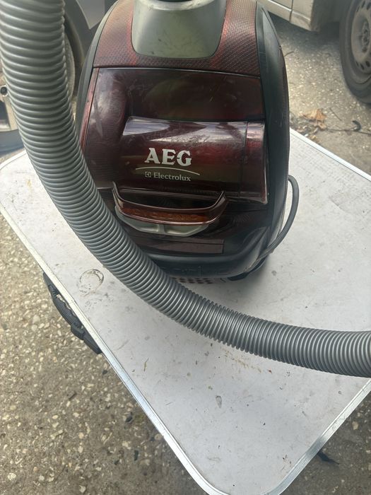 Мощна прахосмукачка AEG Electrolux