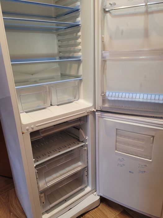 Холодильник Indesit