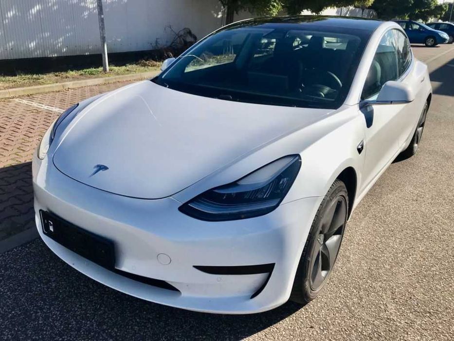 Tesla Model 3 Standard Range Plus (2020) – FSD