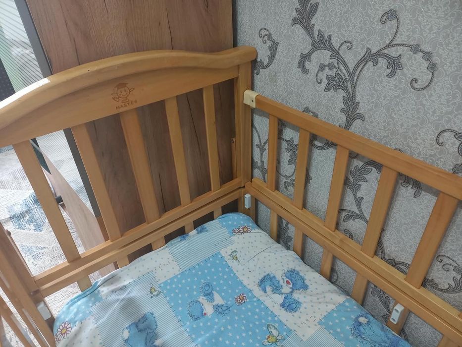 Продам детскую кроватку