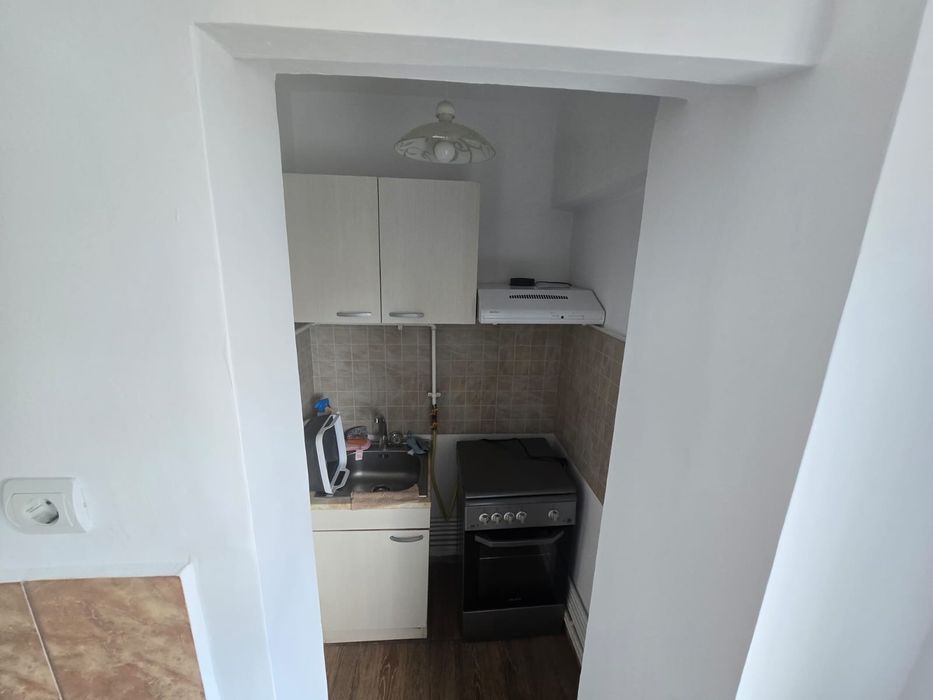 Garsoniera de închiriat