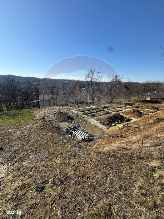 Carbunari Vanzare teren cu fundatie, proiect de casa si racorduri