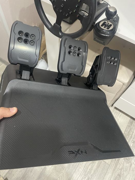 Продам игровой руль
