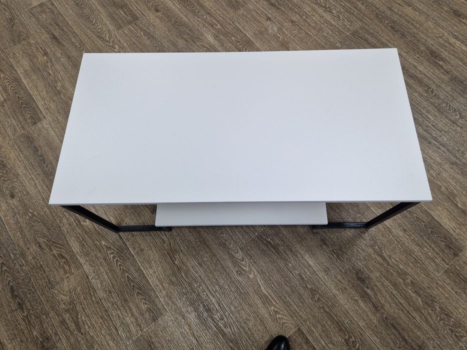 Продам столик журнальный. Новый.