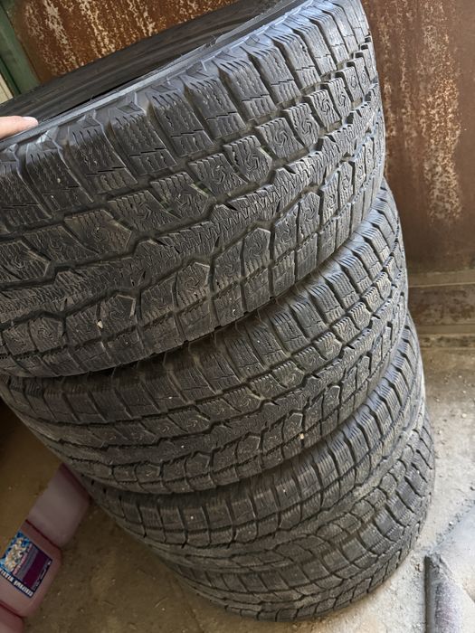 265/60/18 Toyo зимние