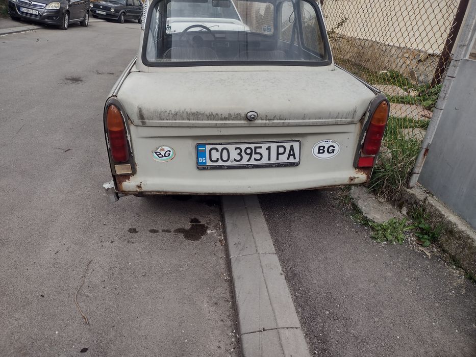 Продавам Трабант 601
