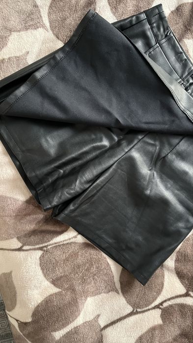 Продам кожаные юбка-шорты