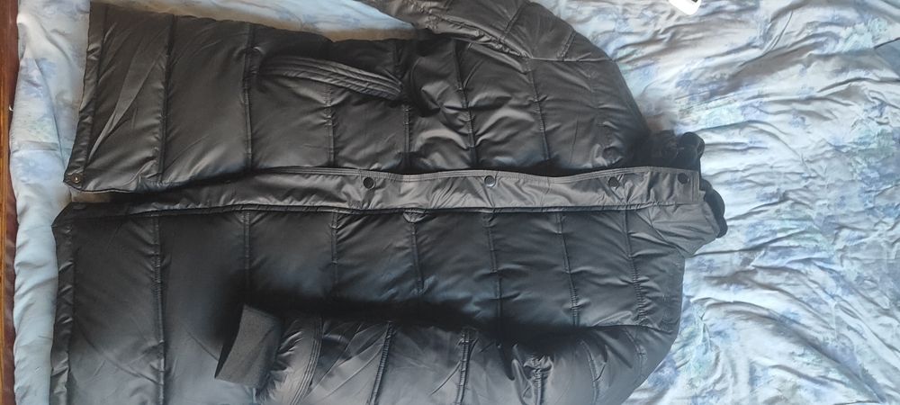 Продам куртку за 7000