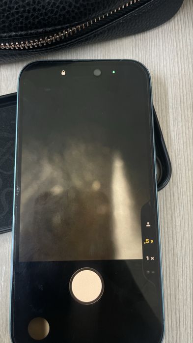 iPhone 16  с гарантий