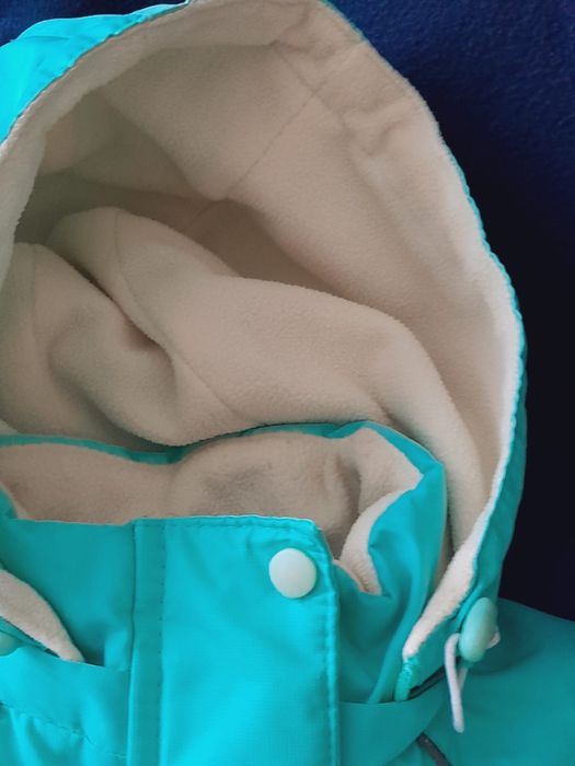 Продам две куртчоки весна в идеальном сост