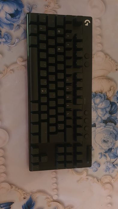 Tastatură logitech rapid nouă + mousepad logitech