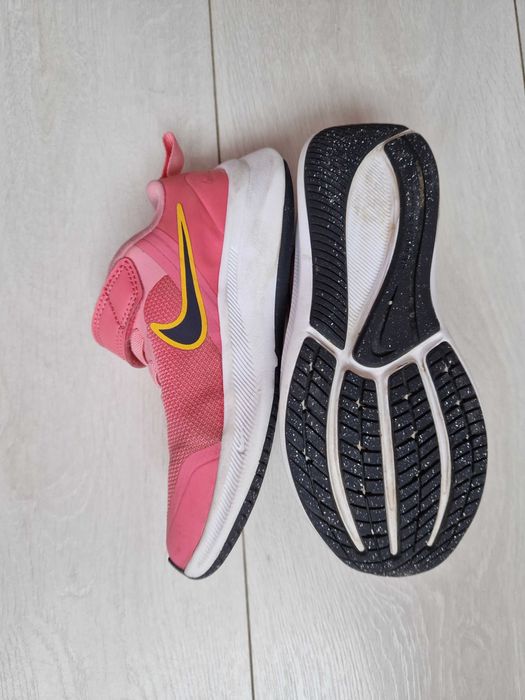 НАМАЛЕНИ Розови маратонки Nike 28