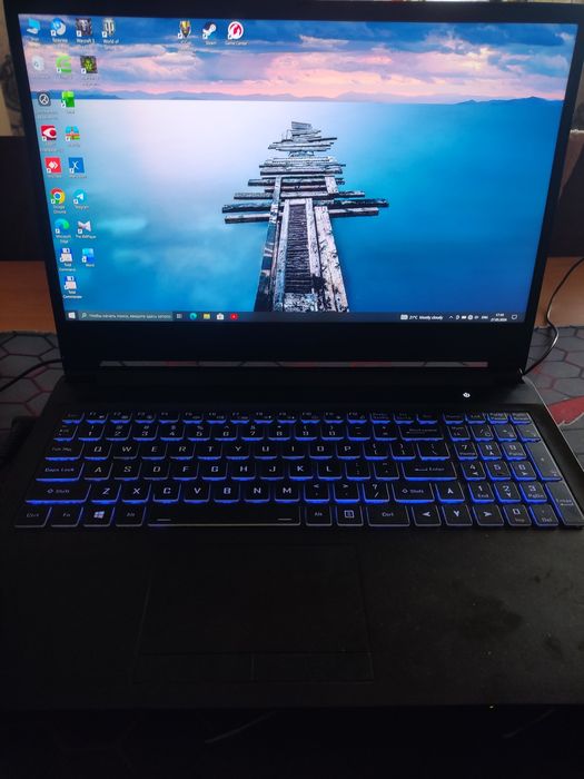 Notebook sotiladi!
