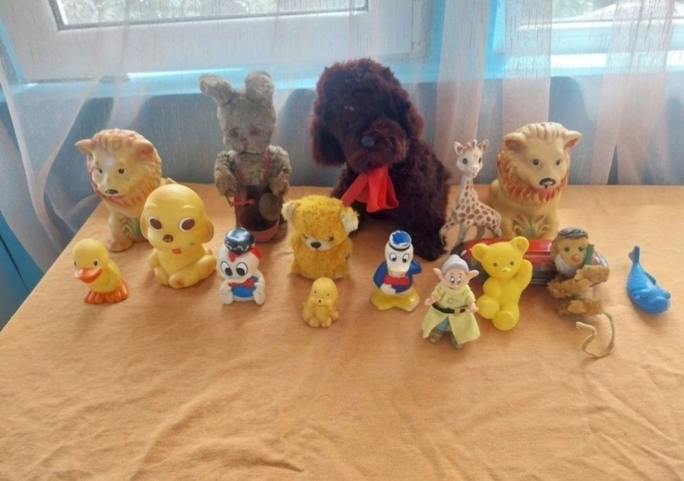 Jucării vechi de colecție.