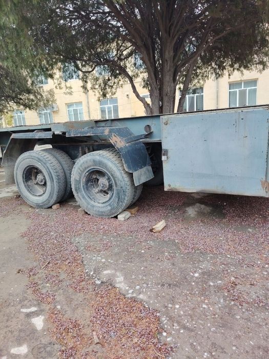 Контейнеровоз сотилади