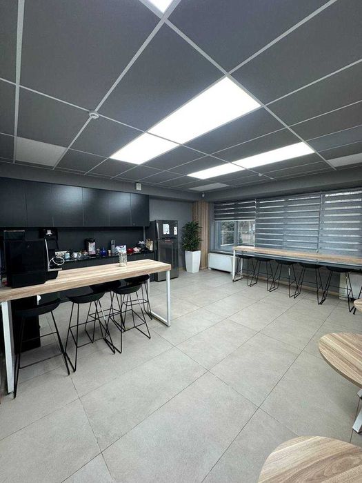 Корпоративное офисное здание 3 702 м² возле метро Бадамзар